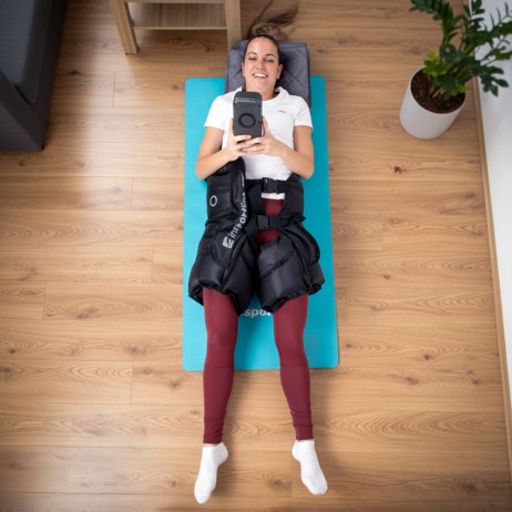 Pantalonii scurți de masaj cu compresie inSPORTline Complift